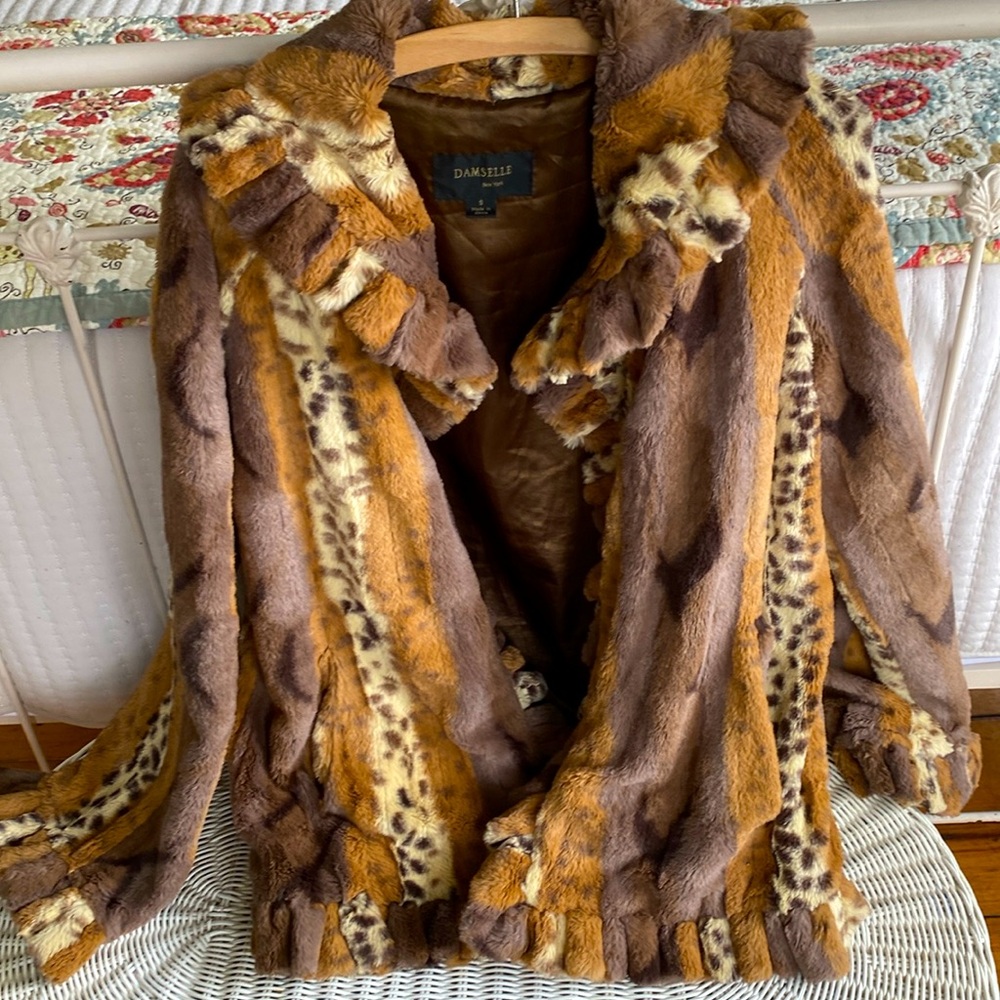 Faux leopard ruffle trimmed jacket
